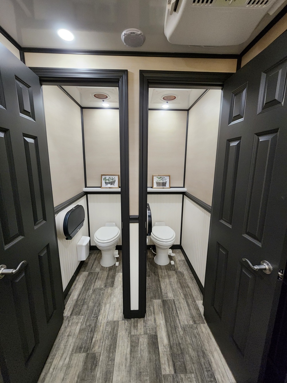 restroom rental trailer toilets