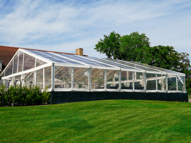 Clear Sidewalls on structure Tent